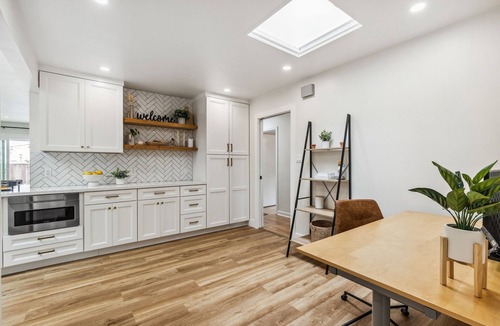 Serra Highlands House | LuxoStays | ! Modern 3B #KING bed #SFO#Family