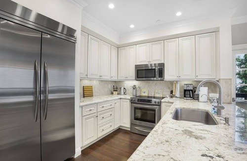 Mission Valley West Apartment | Luxurious 2 bedroom/2 full bath condo in Mission Valley West!t