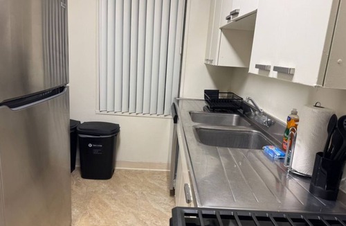 Miracle Mile Apartment | Luxurious Apt in Park La Brea