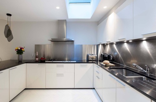Royal Borough of Kensington and Chelsea House | Luxurious Kensington Retreat w/Indoor-Outdoor Oasis