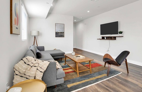 Westlake House | Luxurious LA Home w/Rooftop Deck Near Staples