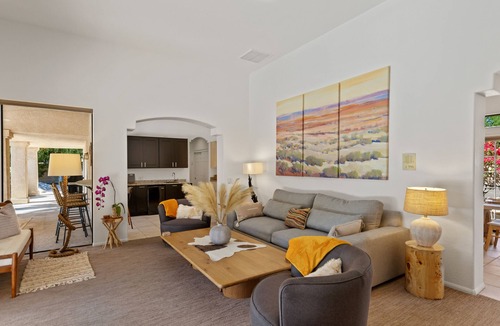 Little Tuscany Villa | Luxurious Little Tuscany Retreat, Nested at Mountain Range in Top Neighborhood