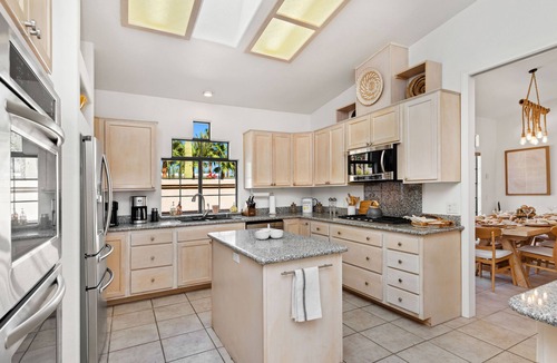 Little Tuscany Villa | Luxurious Little Tuscany Retreat, Nested at Mountain Range in Top Neighborhood