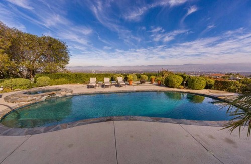 Sherman Oaks House | LUXURIOUS- LOS ANGELES- SINGLE STORY- HOME-PANORAMIC VIEW-POOL-SPA