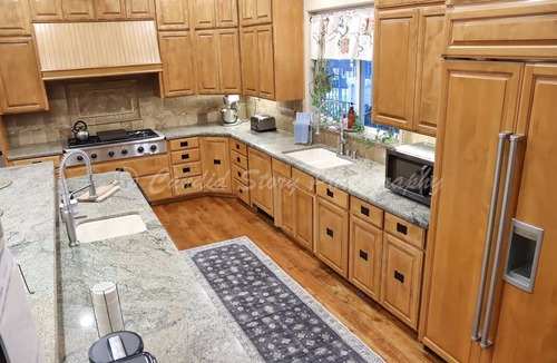 Visalia Other | Luxurious Multifamily Celebration Estate with Pool & Privacy