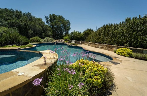 Monterey House | Luxurious & Peaceful 6 bedroom Home w/Pool - 5acre