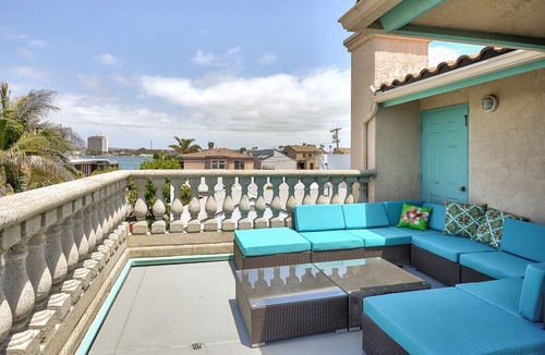 South Mission Beach Apartment | Luxurious Penthouse in Mission Beach! Ocean-Bay Views/Balcony/WiFi/Parking!