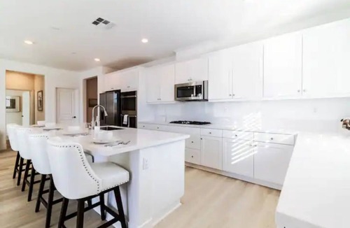 Redlands House | Luxurious Redlands Retreat W/Breathtaking Views