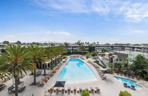 Santa Ana Heights Apartment | Luxurious Studio In Newport Beach with High Speed Internet and AC + More