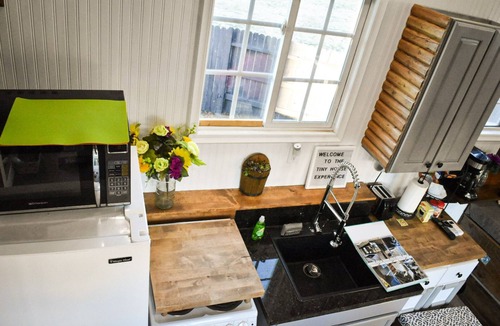 Victorville House | Luxurious Tiny House w/Hot Tub and Sauna. Pets OK! W/D in unit