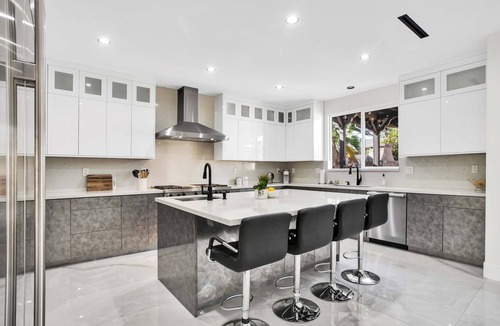 Granada Hills South House | Luxurious Vacation Villa with Lap Pool