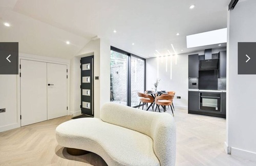 Earl's Court House | Luxury 1 Bed House in Great Location, only 1 minute walk from Earl’s Court tube
