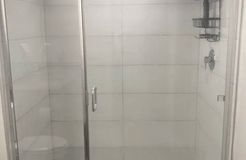 Irvine Business Complex Apartment | Luxury 1 Bedroom 1 Bathroom Unit - 5 min from SNA!