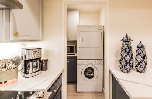 Downtown Palm Springs Condo | Luxury 2 Bed/2 Bath Downtown Palm Springs/Pool/Spa/Tennis