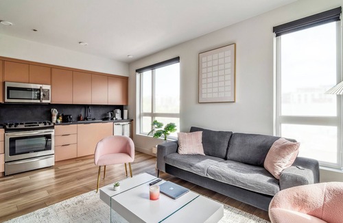Del Rey Apartment | Luxury 2bdr in Culver City with Pool, Gym, Free Parking