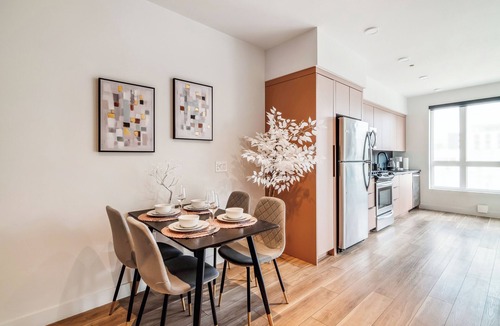 Del Rey Apartment | Luxury 2bdr in Culver City with Pool, Gym, Free Parking