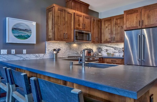 Lakeside Park Condo | Luxury 2Br Residence steps from Heavenly Village & Gondola by RedAwning