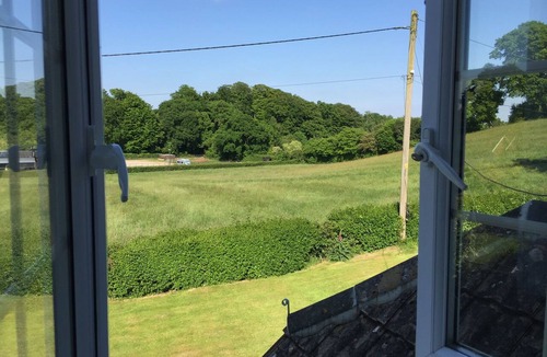 Burley Cottage | Luxury 3 bed Cottage in pretty New Forest Village perfectly located for beaches