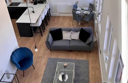Birmingham City Centre Apartment | Luxury 3 Bedroom Modern Penthouse- Birmingham City