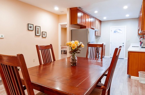 Santa Clara House | Luxury 3 BR Home By Levy's Great America Conv Ctr