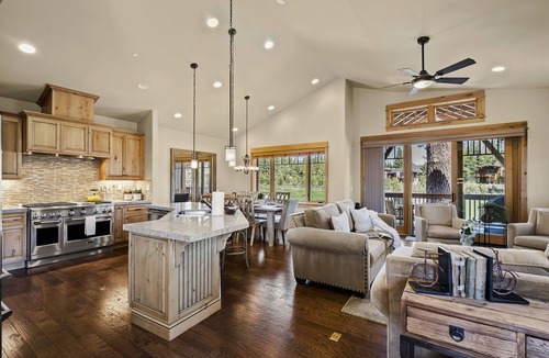 Truckee House | Luxury 3BR Getaway in Schaffer's Mill | Golf Access, EV Charger & AC