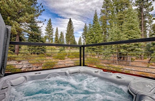 Ponderosa Palisades House | Luxury 4-Bedroom with ensuite bathrooms Mountain Retreat in Schaffer’s Mill