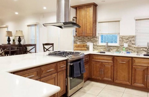 Fairfax District House | Luxury 5 bedroom + 3 bathroom home La Brea A+n