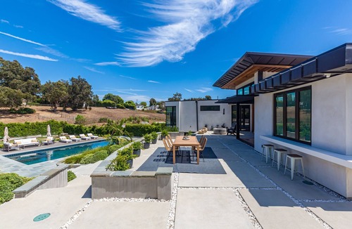 Central Malibu House | Luxury 6-Bedroom Malibu Oasis with Private Pool