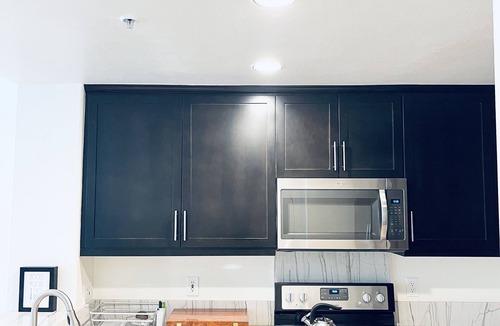 NoHo Arts District House | Luxury apartment located in NoHo with a beautiful view of the hills