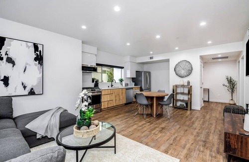 Beverly Grove Apartment | Luxury apartment w/Private Backyard, near The Grove, Beverly Center!