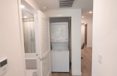 Carthay Circle Apartment | Luxury at its Finest in Larchmont W. Roof Deck