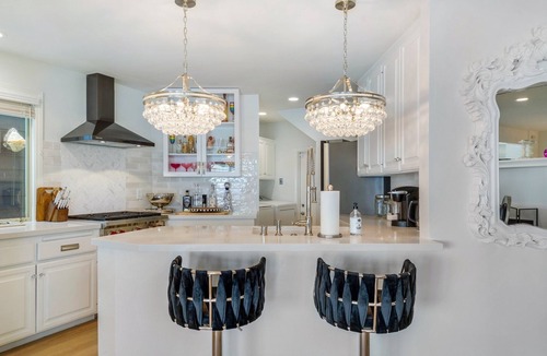 Oceanside House | Luxury Beach House Sleeps 8 sandy private beach 4 Bath 2 Kitchens Garage & More