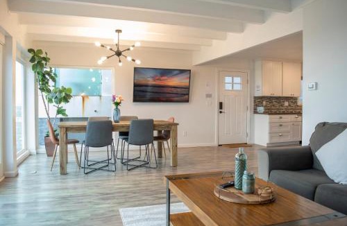 Sunset Beach Apartment | Luxury Beachfront Condo - Endless Views - Surf 1