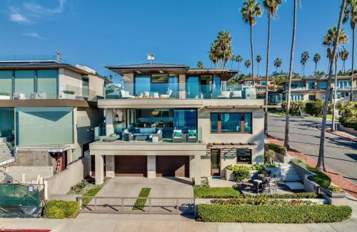 Beach Barber Tract House | Luxury Beachfront Home with Hot Tub & Ocean Views