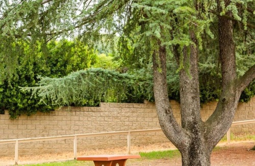 Woodland Hills Apartment | Luxury Bright guest Studio, Full Bathroom all tiles