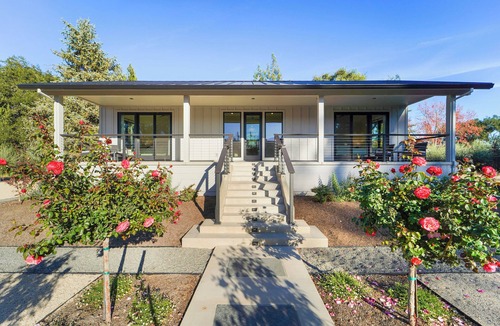 Napa Cottage | Luxury cottage minutes from Yountville with Pool/SPA Access