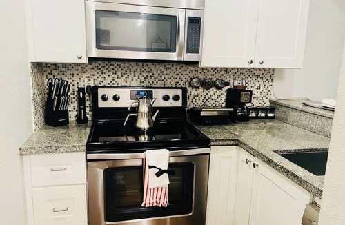 Westwood Apartment | Luxury cozy loft near UCLA , Beverly Hills, Santa Monica ,LAX 30+days stay only