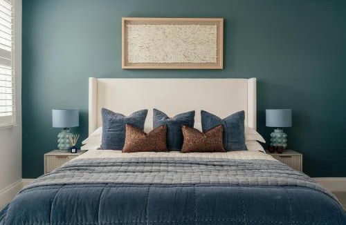 Parsons Green and Walham Apartment | Luxury Fulham Townhouse with a Bar & Games Room