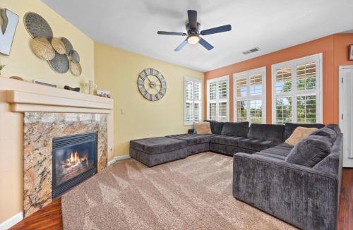 Eagle Ranch House | Luxury Gated Retreat Golf Course Views Sleeps 8