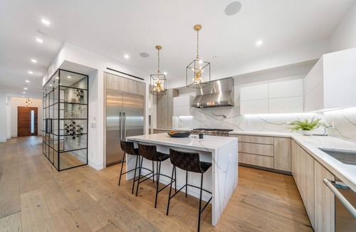 Sherman Oaks House | Luxury Green villa! 6bdr w pool and theatre