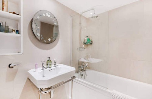 Belsize Park Apartment | Luxury Hampstead Heath 2 bed/2 bath apartment in historic priory