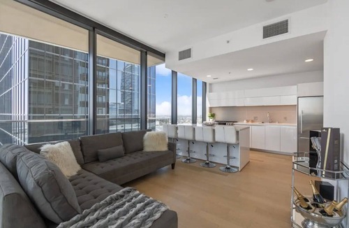 Downey Apartment | Luxury High Rise in DTLA