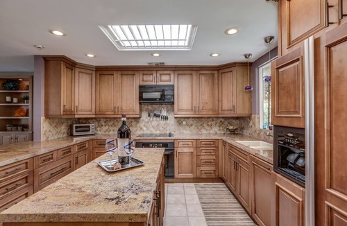 Palm Desert House | Luxury home just blocks from the magnificent El Paseo shops and restaurants