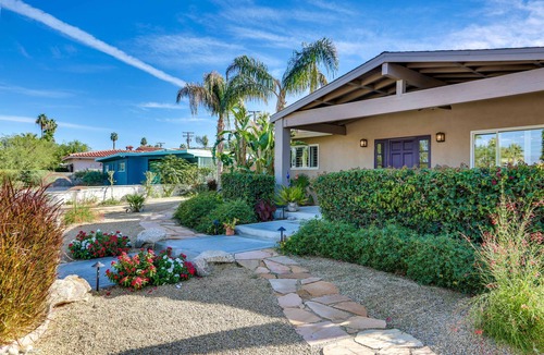 Palm Desert House | Luxury home just blocks from the magnificent El Paseo shops and restaurants