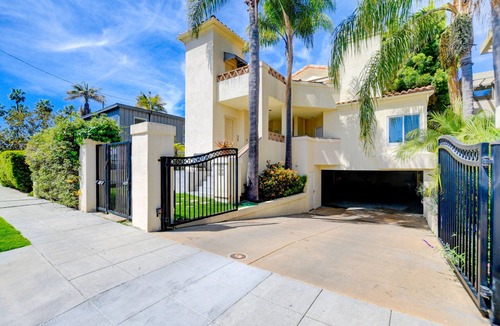 La Jolla Shores Condo | Luxury La Jolla Shores Home - Steps to Beach