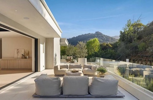 Encino Villa | Luxury Living with Endless Horizon Views