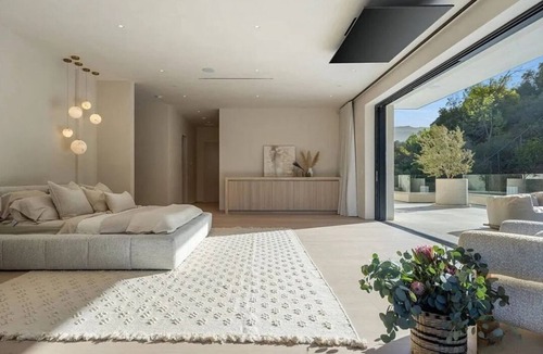 Encino Villa | Luxury Living with Endless Horizon Views