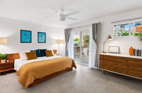 Desert Park Estates House | Luxury Meets Cozy | Spa, Mountain Views & Fire Pit