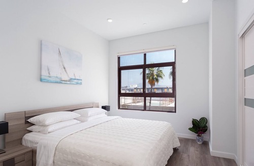 Downtown Apartment | Luxury Modern 1BDR/1BA Home Close to Americana