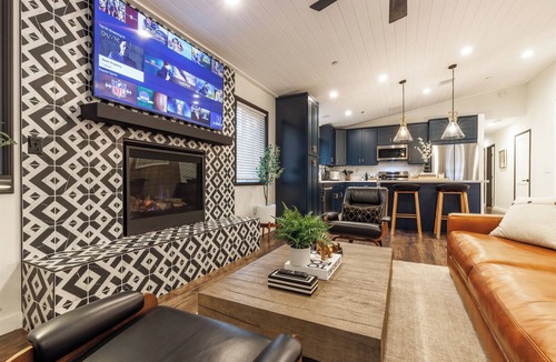 Sugarloaf Cabin | Luxury Modern Cozy Alpine Oasis HotTub+Cinema Room+Firepit